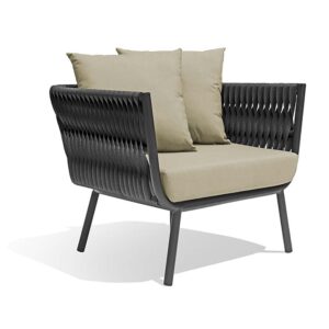 Poltrona Bilbao em Fibra Sintética. A Poltrona é elaborada com estrutura de alumínio revestido de fibra sintética